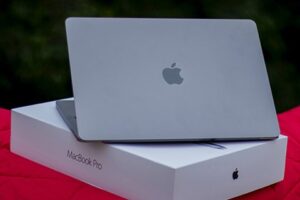 Apple MacBook Pro Laptop For Rent in Mumbai